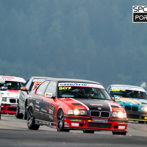 DMV BMW 318ti Cup